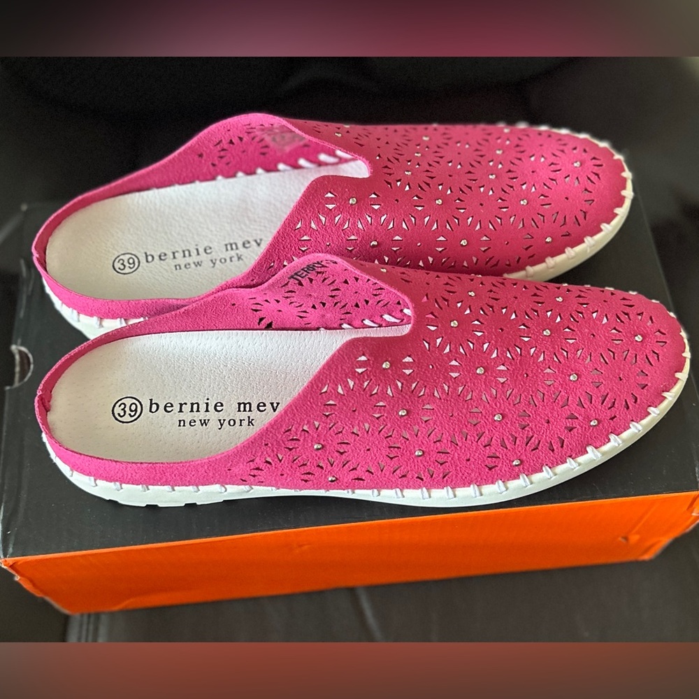🆕 Bernie Mev Women's Terry Slip On Shoes💥